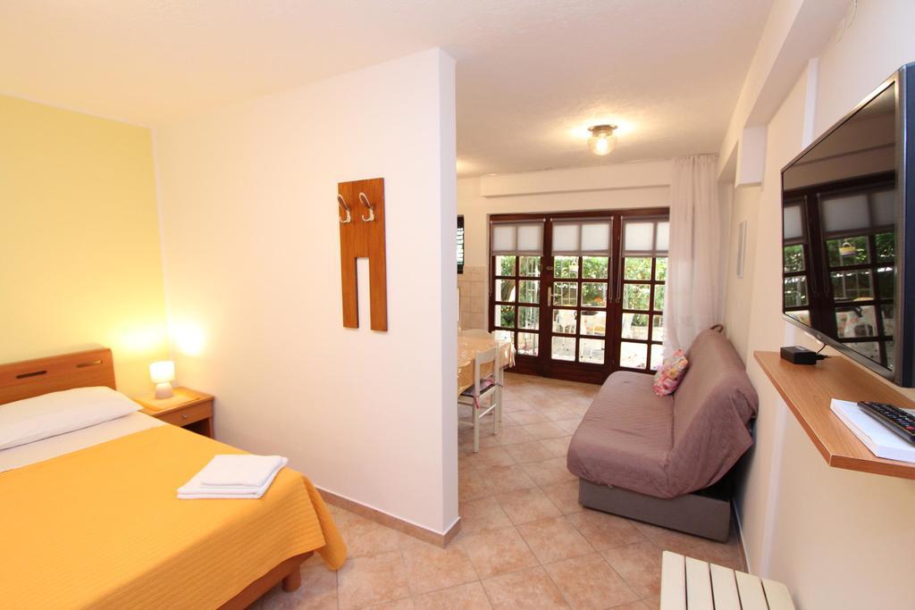 Apartments Lara Rovinj Buitenkant foto